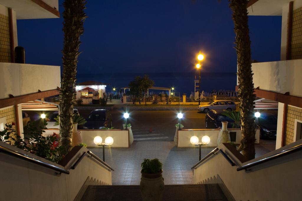 Hotel Miramare Cirò Marina Eksteriør billede