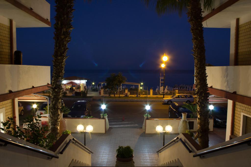 Hotel Miramare Cirò Marina Eksteriør billede