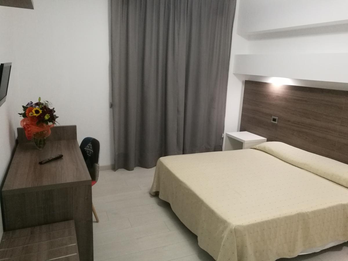 Hotel Miramare Cirò Marina Eksteriør billede